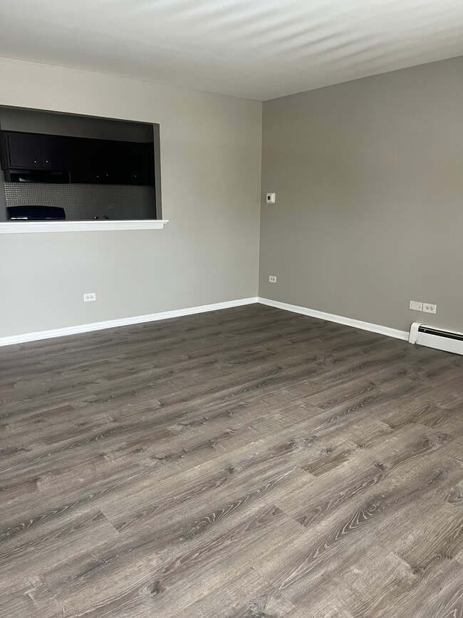 Photo - 8817 S Roberts Rd Unit 7