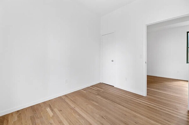 Photo - 239 W 63rd St Unit 1A