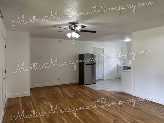 Photo - 2436 W 2nd St