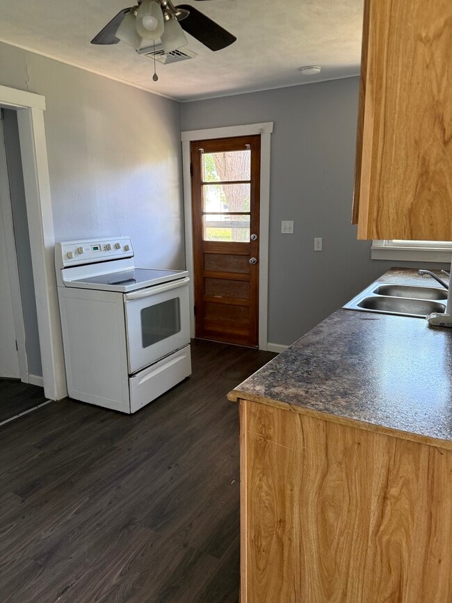 Photo - 153 Virginia St