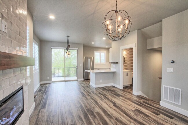 Photo - Newer 2 bed 2.5 bath Castle Rock townhome.