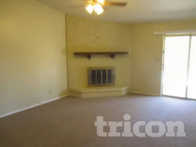 Photo - 4323 W Poinsettia Dr