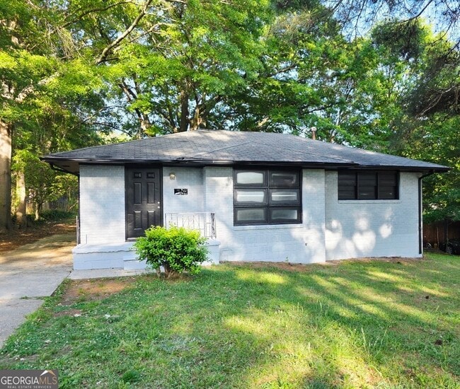Building Photo - 4548 Pine Dr
