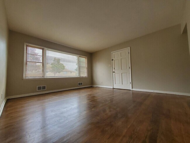 Photo - 8129 W Villard Ave Unit 8129 Lower