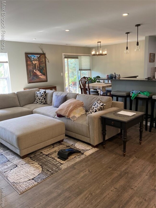 Photo - 31045 Pheasant Run St