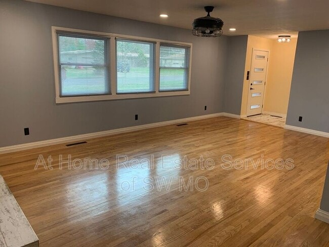 Photo - 2322 E Langston St