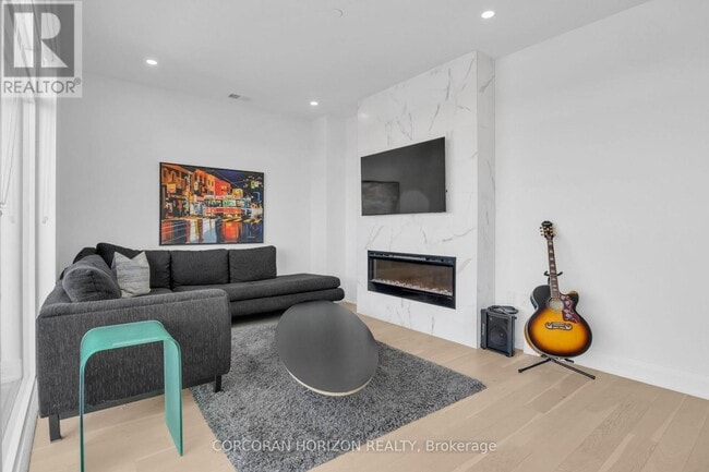 Photo - 71 Wyndham St S Unit 1105