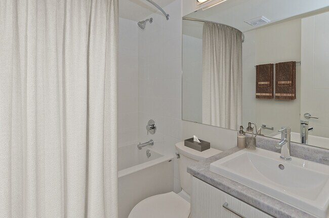 Photo - Royal Park Plaza