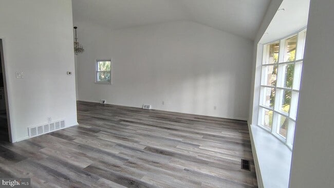 574 Remsen Rd