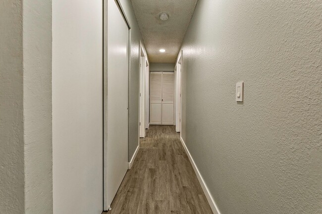Photo - READY SET MOVE!!! GREAT PRICE & LOCATION - Darling Rambler in Olympia