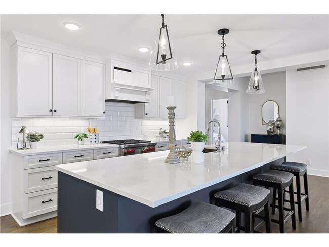 222 Ferndale Rd S Unit 304