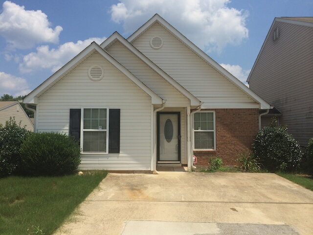Building Photo - Single Family Home with Fireplace in McDonough - Built 2004