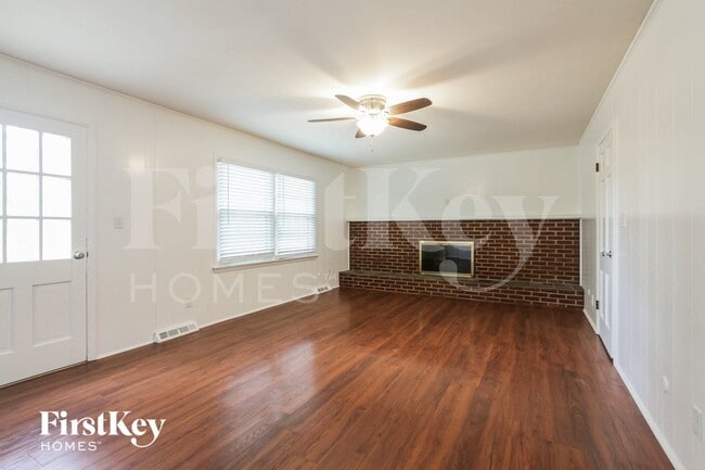 Photo - 640 Ashford Dr