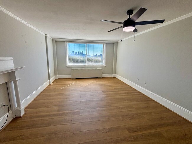 Photo - 2479 Peachtree Rd NE Unit 2479 Peachtree Rd. NE #1109