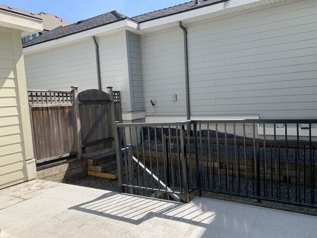 Photo - 2882 160 St Unit 2882 BSMNT