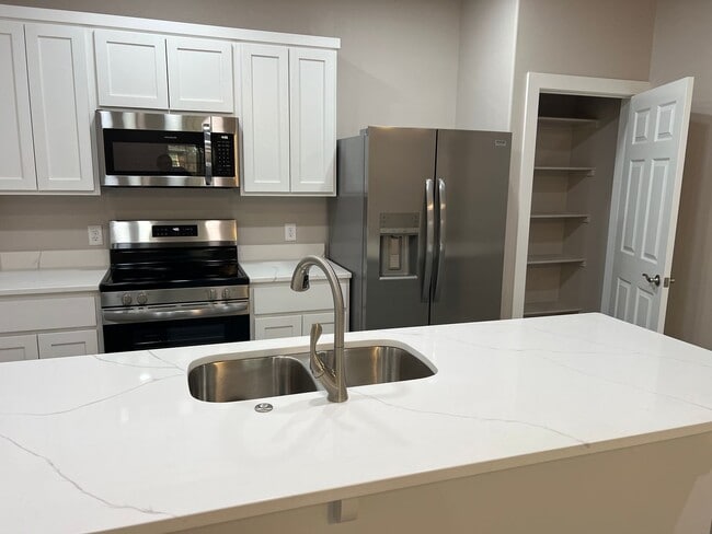 Photo - 923 Callie Ave Unit 4