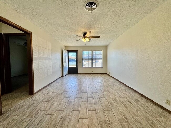 Photo - 112 Elmwood Cir