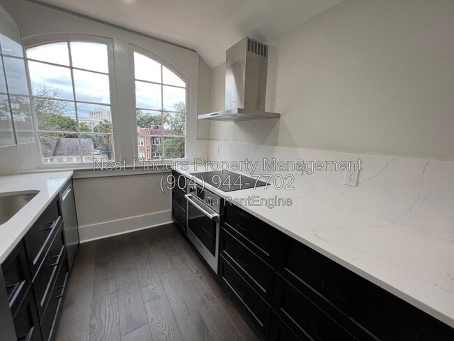 1541 Riverside Ave Unit 7