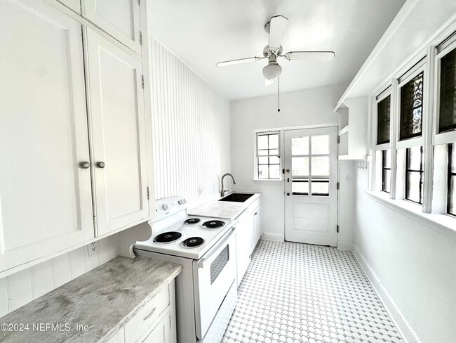 Photo - 3319 Pine St Unit 7
