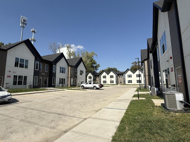 Photo - Park Indy: 2-Bedroom Flat