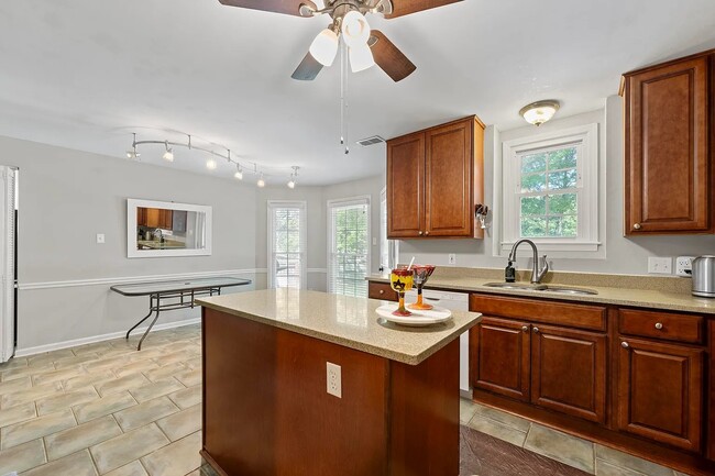 Photo - 1368 Squire Dudney Dr