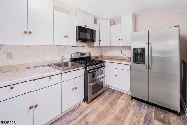 Building Photo - 77 Swartswood Rd Unit 1a