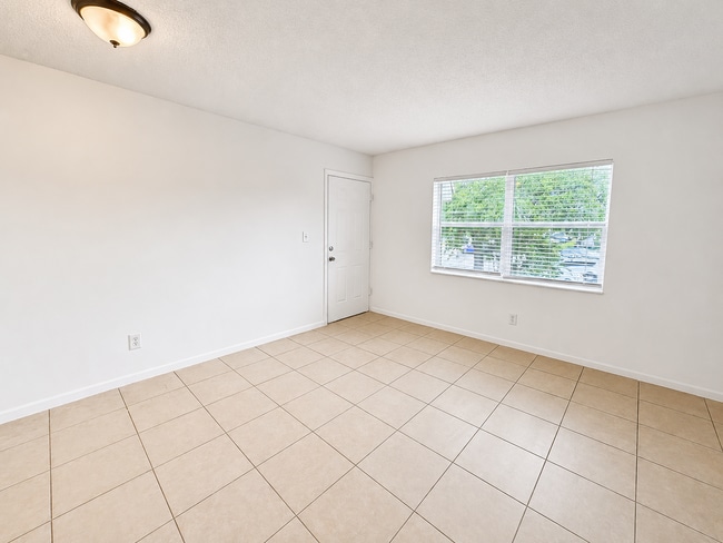 Photo - 5961 SW 41st St Unit 202