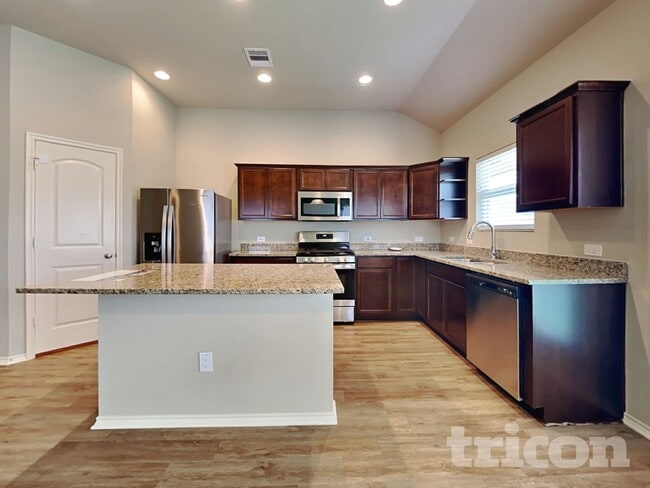 Photo - 955 Oak Falls Dr