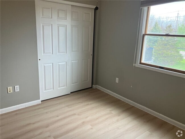Building Photo - 4 Still Pond Way Rental