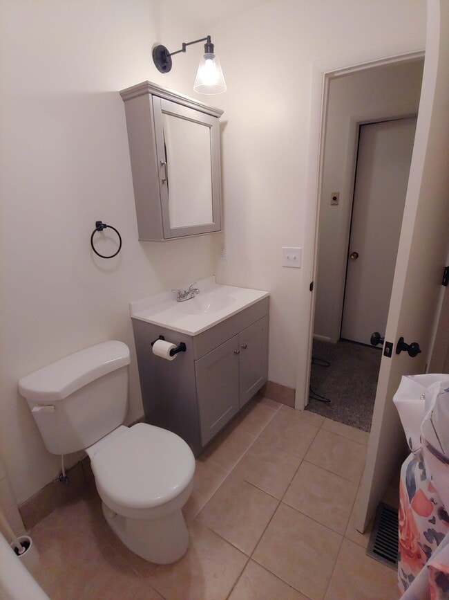 Photo - 351 W 200 S