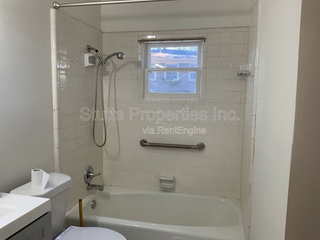 Photo - 2114 Crestline Dr