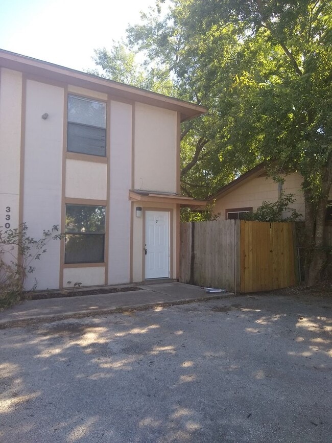 Building Photo - 330 W Byrd Blvd Unit 2