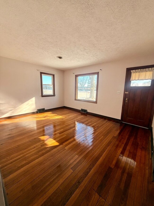 Photo - 3 Bedroom in heart Loves Park