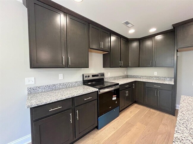 Photo - 1157 Shallowford St