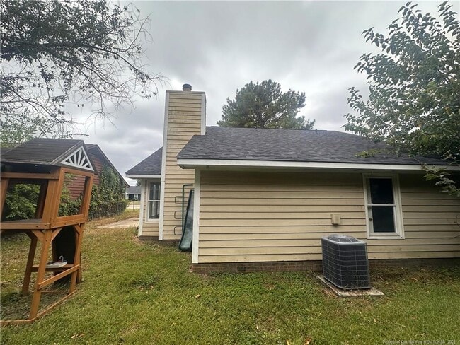 Photo - 6848 Winchester St