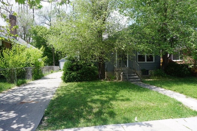 Building Photo - Adorable 1940's Remodeled 4 Bed 2 Bath Home