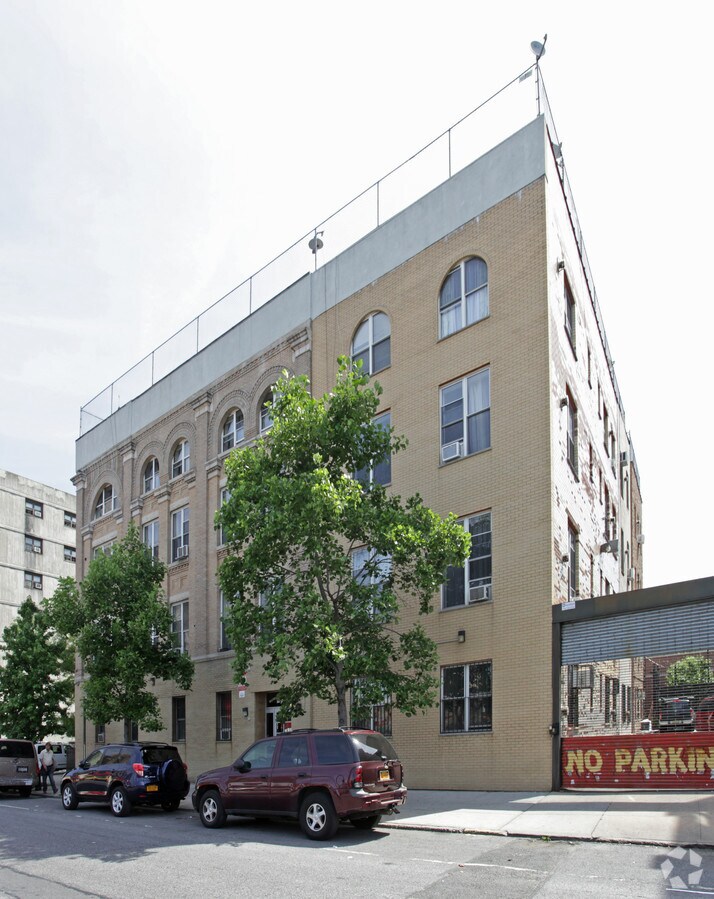 Photo - Manhattan Avenue Gardens Apartments