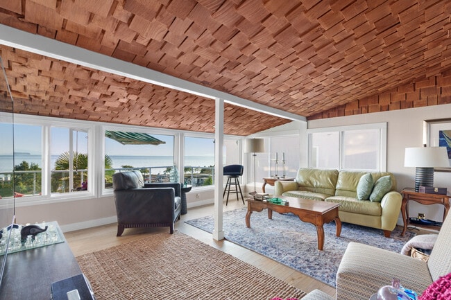 Building Photo - 14728 McDonald Ave Unit ID1294652P