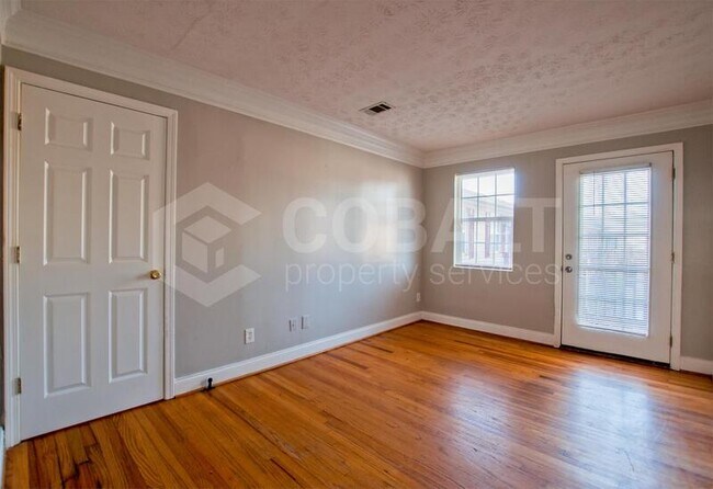 Photo - 25 Bradley St NE