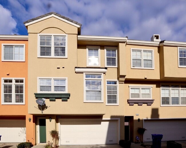 Photo - Beautifully Spacious 3-bedroom townhome in Fremont – Gated community!