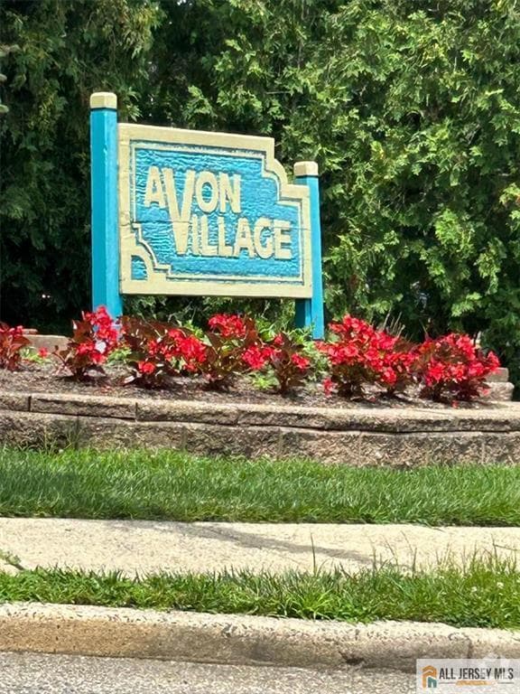Building Photo - 8 Avon Dr Unit Z Rental