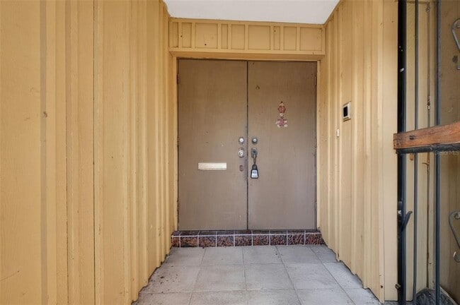 Photo - 260 13th St N