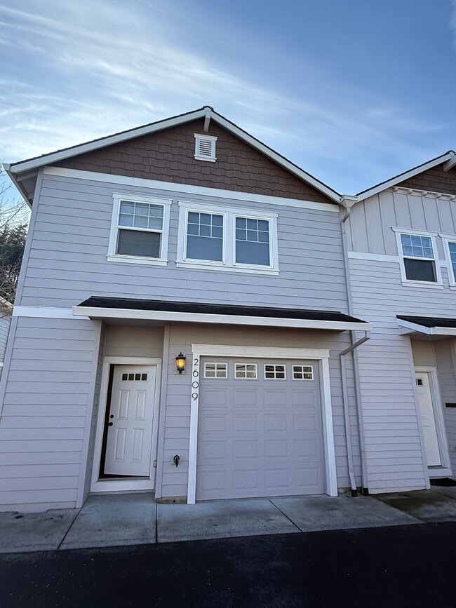 Photo - Beautifully Refurbished and updated Townhome style Home in Southeast Portland