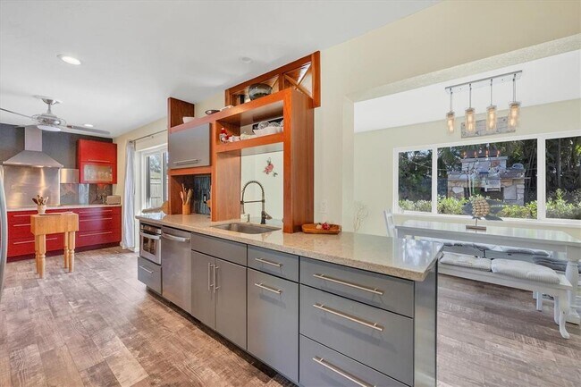 Photo - 1658 Blakemore Ln