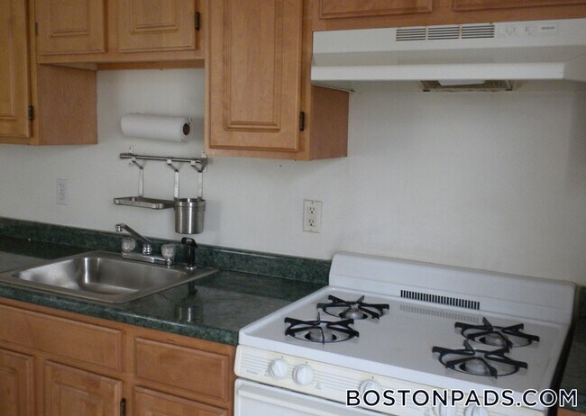 Photo - 339 Centre St Unidad 2