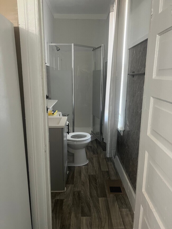 Photo - 2163 Lemay St