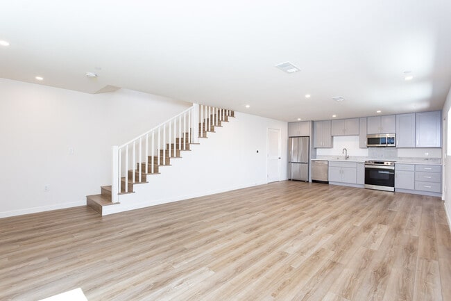 Photo - 3564 Bancroft St