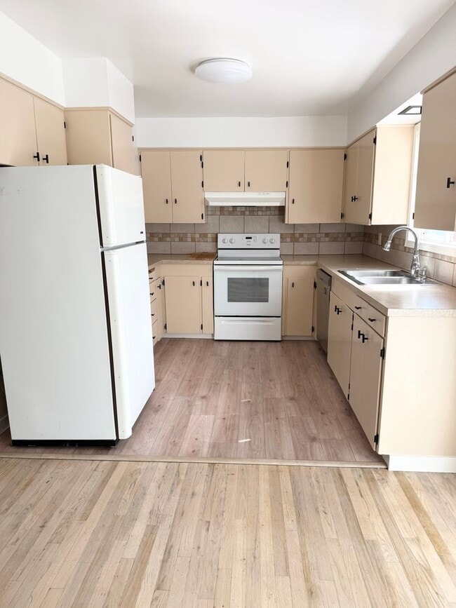 529 NE 113th Ave