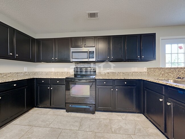 Photo - 2030 Clipstone Dr