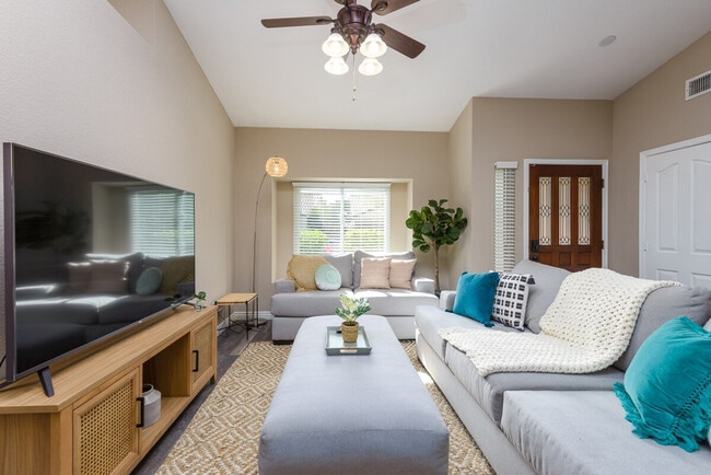 650 W Palo Verde St Unit SI ID1540147P